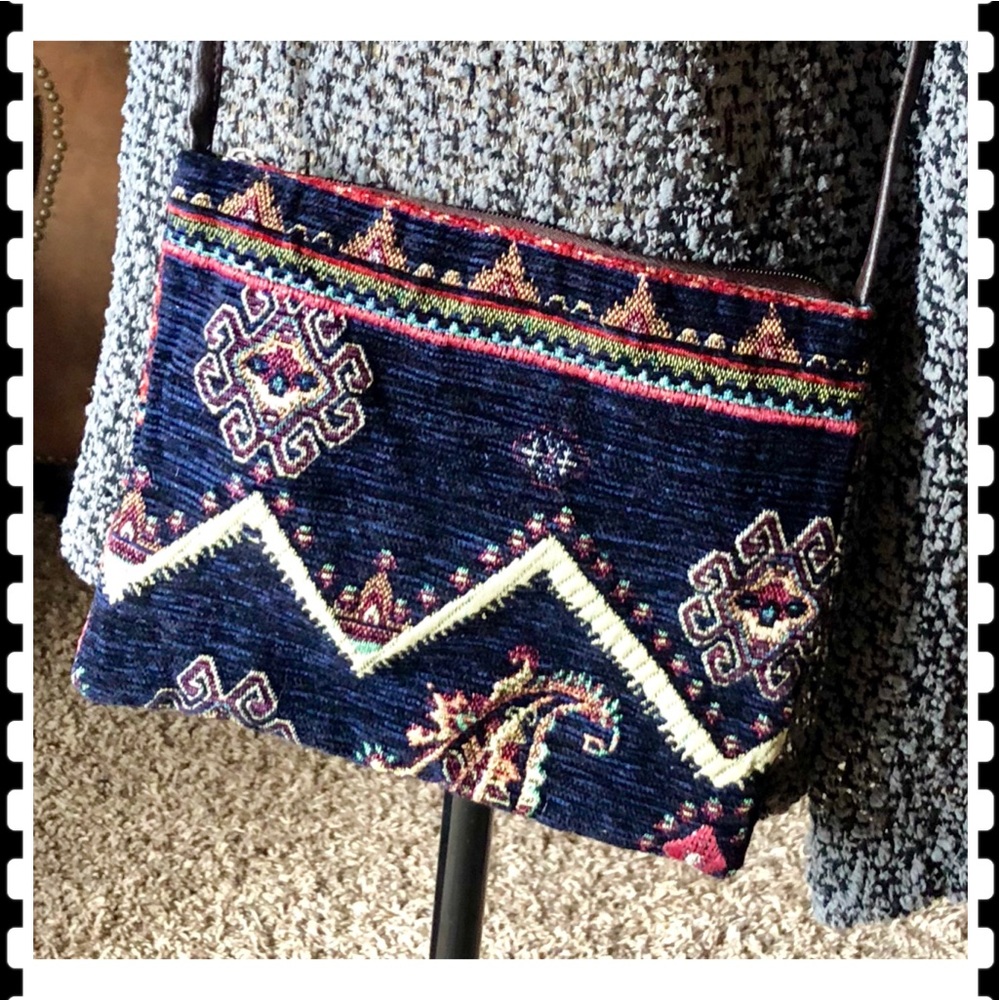 Reduced⛄️Dual Color Crossbody Bag